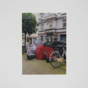 Lentikularprint "Bike or Body" von Sebastian Jung für "Die fast beste Ausstellung des Jahres" in der Galerie Wundersee in Düsseldorf